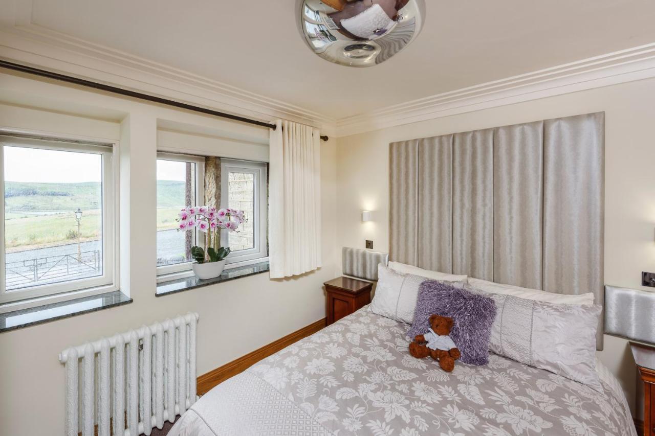 The Saddleworth Hotel Diggle Εξωτερικό φωτογραφία